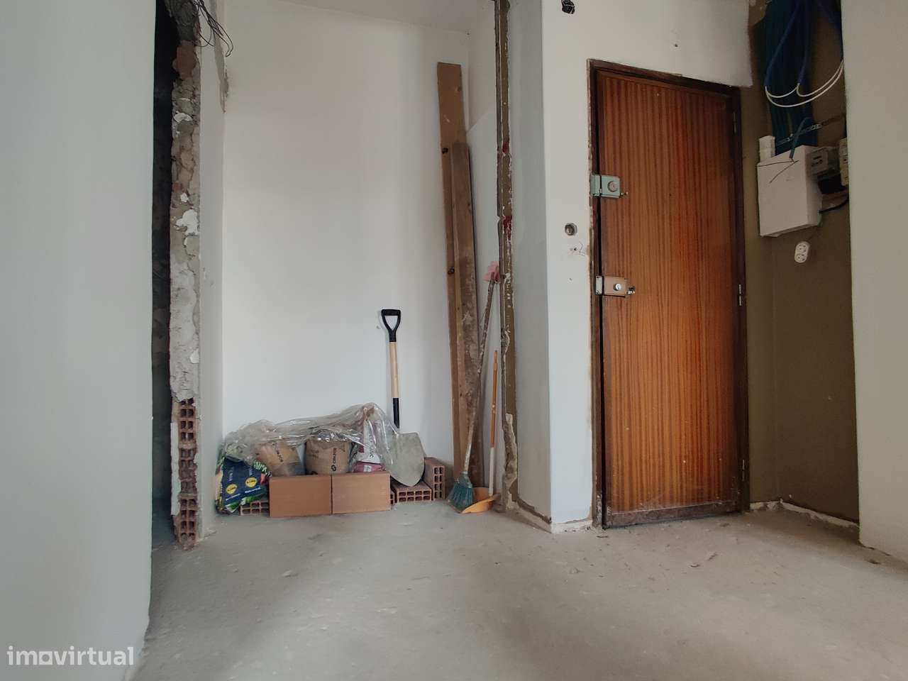 Oportunidade I APARTAMENTO T1 I Cento de Alverca-3
