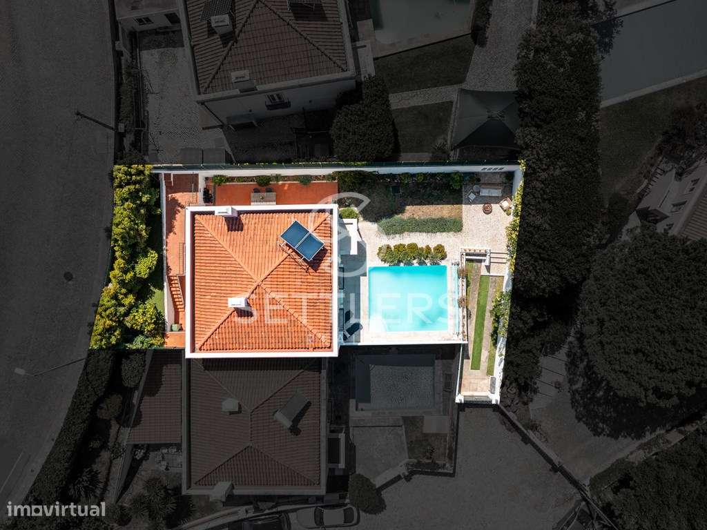 Moradia T4 geminada com piscina - Malveira da Serra-35