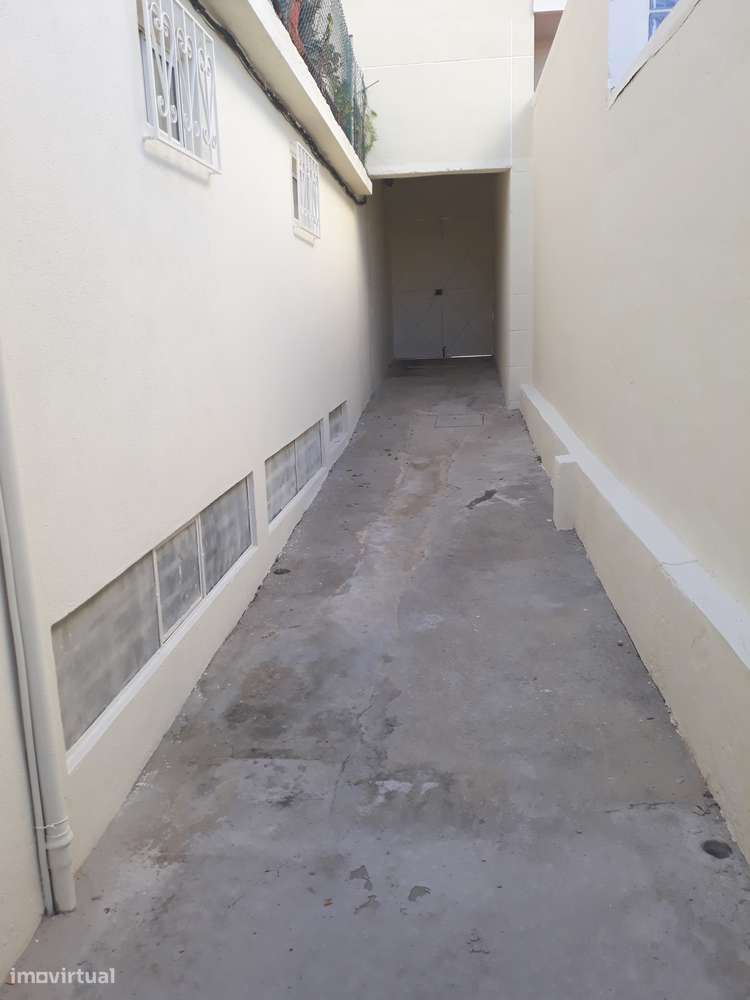 Armazém, Loja, Escritórios, Fabrico e Log. - Lic. Indústria e Comércio-5