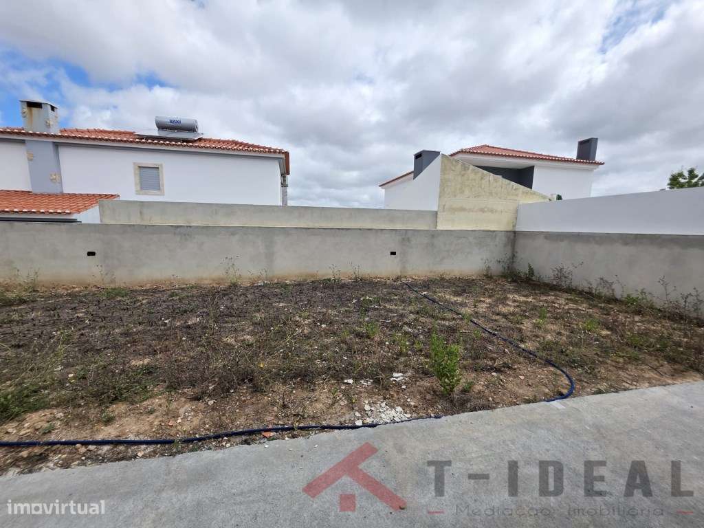 Moradia T4 Moderna na Lourinhã-8