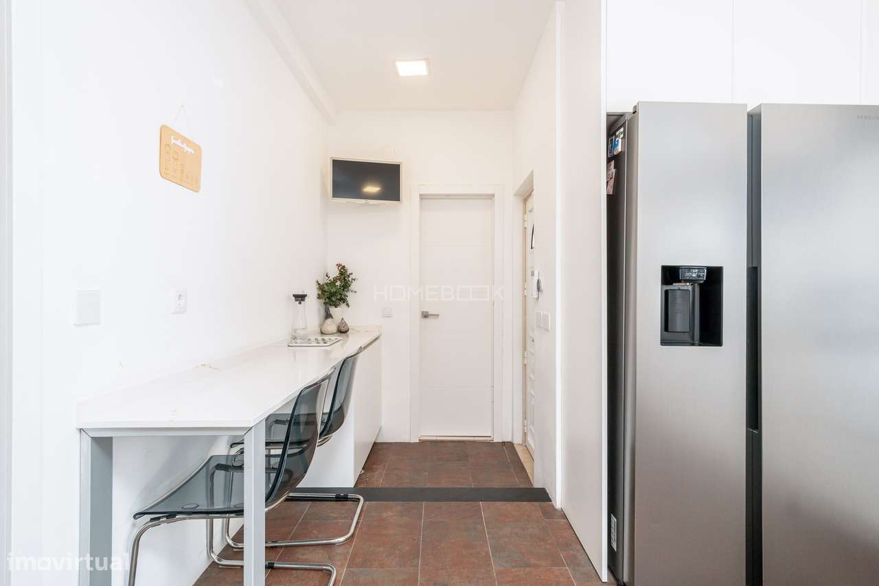 Moradia T5 renovada em condomínio fechado com piscinas, campo de ténis-21