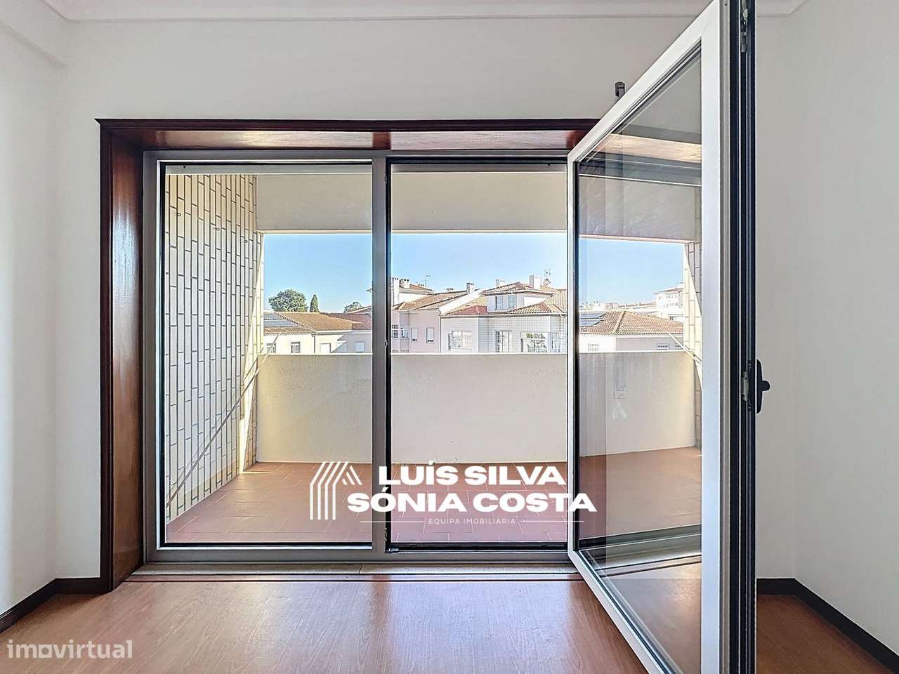 Apartamento T2 Remodelado c/ Varandas, Garagem & Elevador - Centro...-5