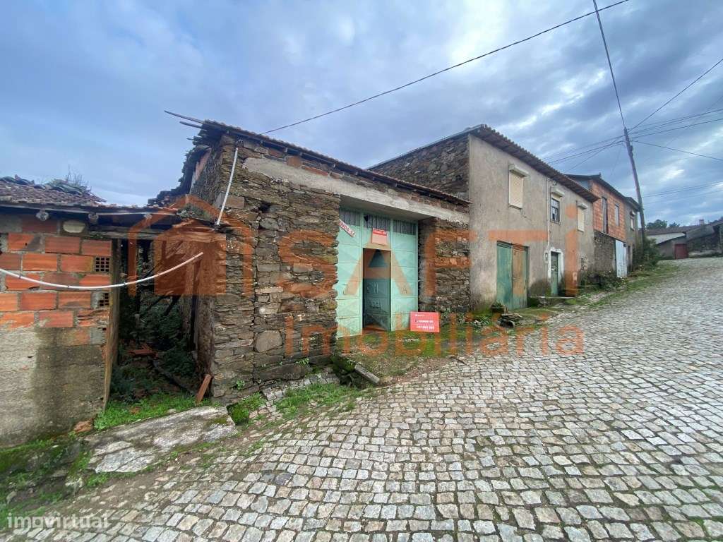 Palheiro em Pedra com 240m² de Terreno em Vinhas-Macedo de Cavaleiros-2