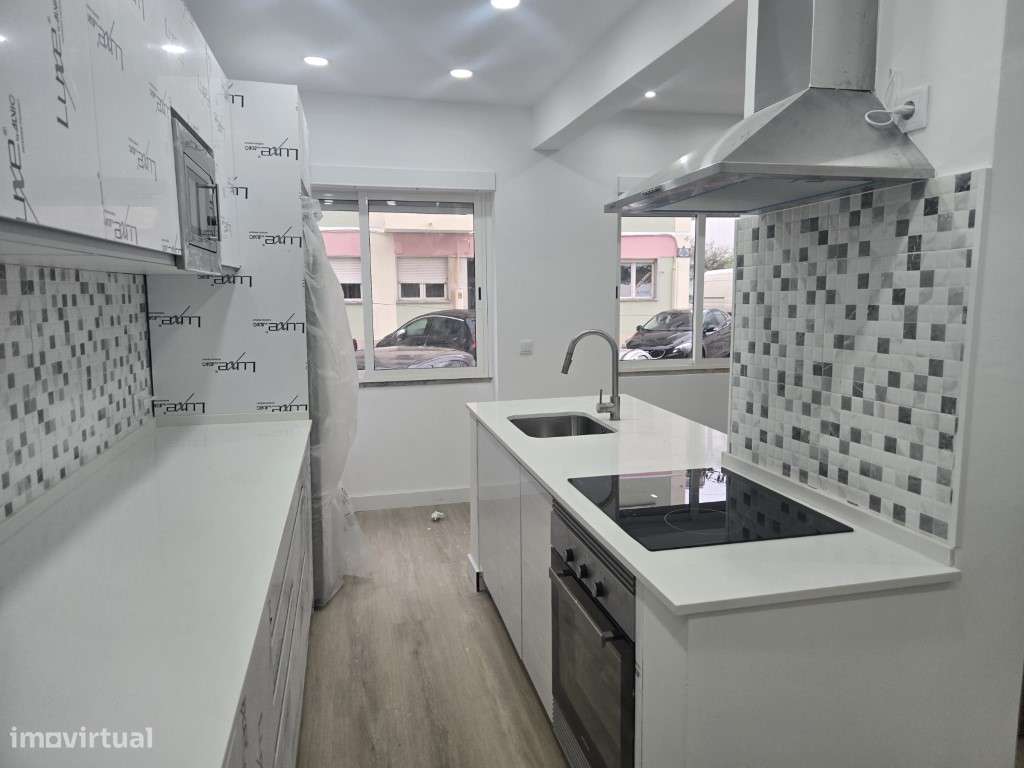 T3 totalmente remodelado (a estrear) | 85 m² | Cacém - zona tranqui...-0