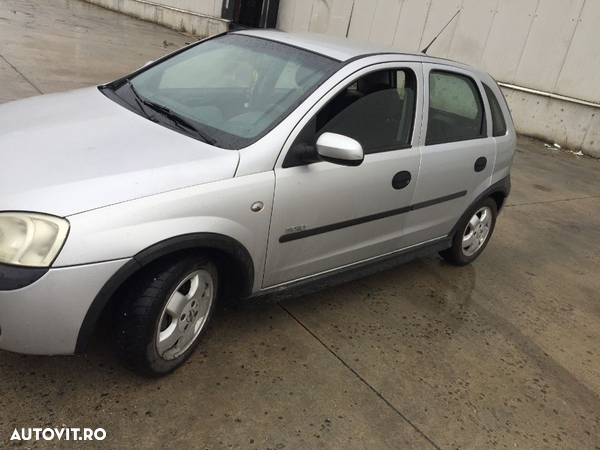 Dezmembrez Opel Corsa C 1.7 dti - 3