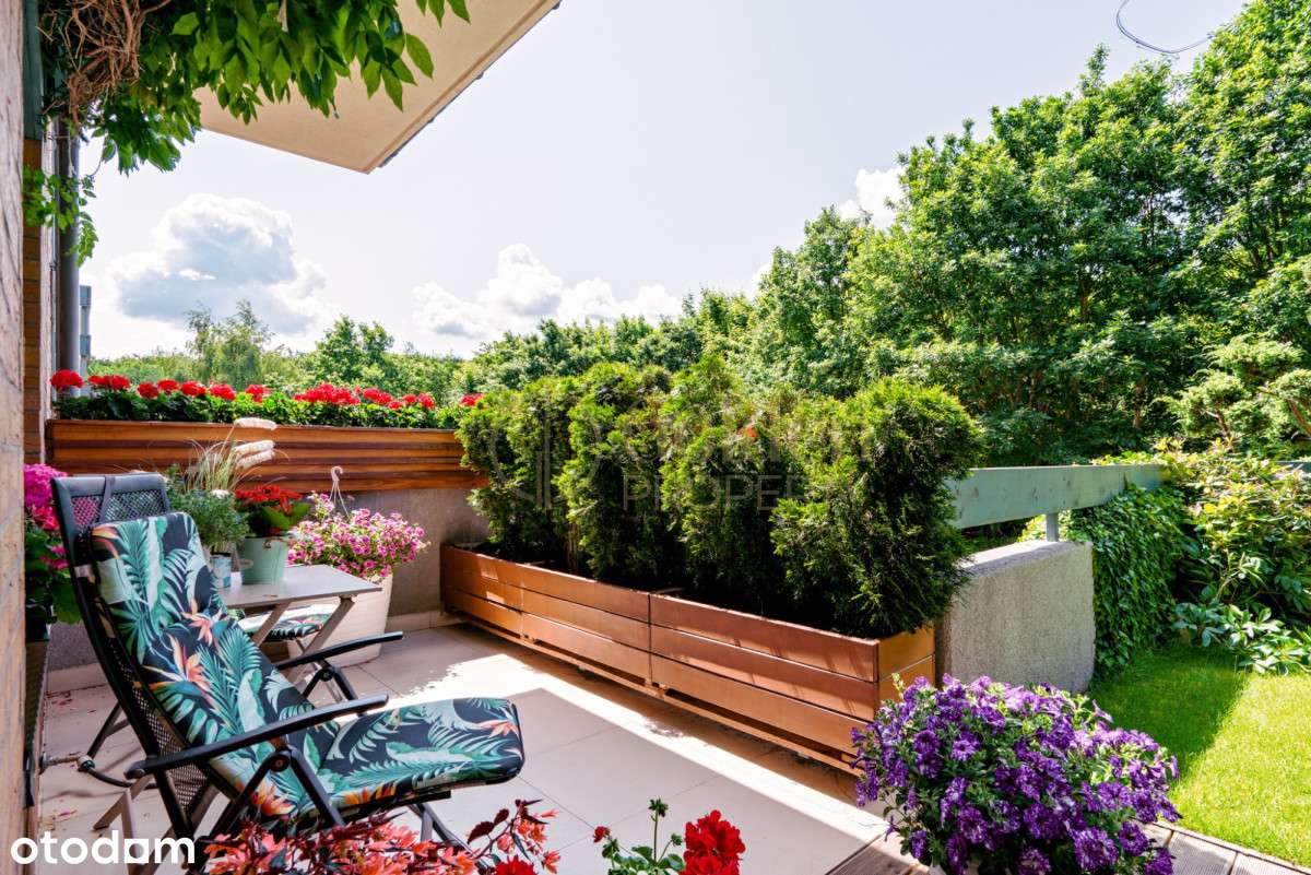 Osiedle z basenem przy lesie, taras i ogród-8