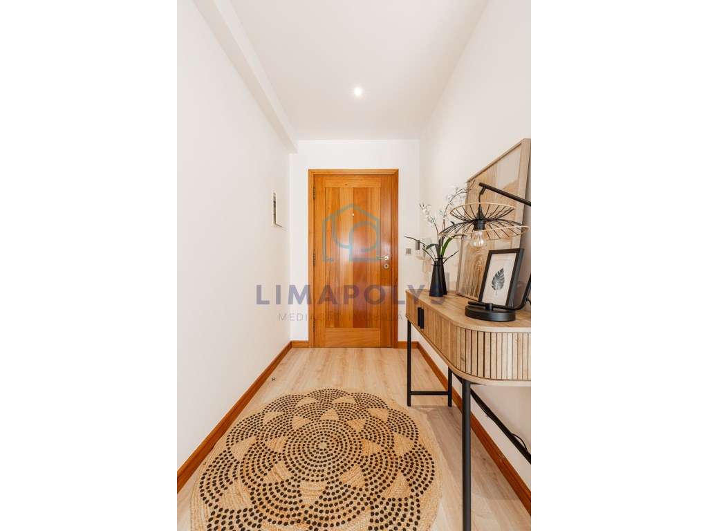 Elegante apartamento T1 renovado com lugar de garagem-16