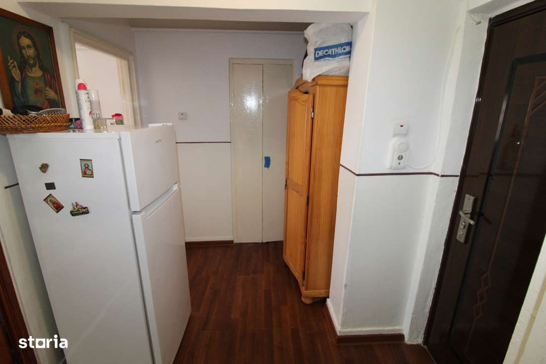 Vând apartament cu 1 camere în Hunedoara, Micro2-Str.Munteniei, 34mp..-7