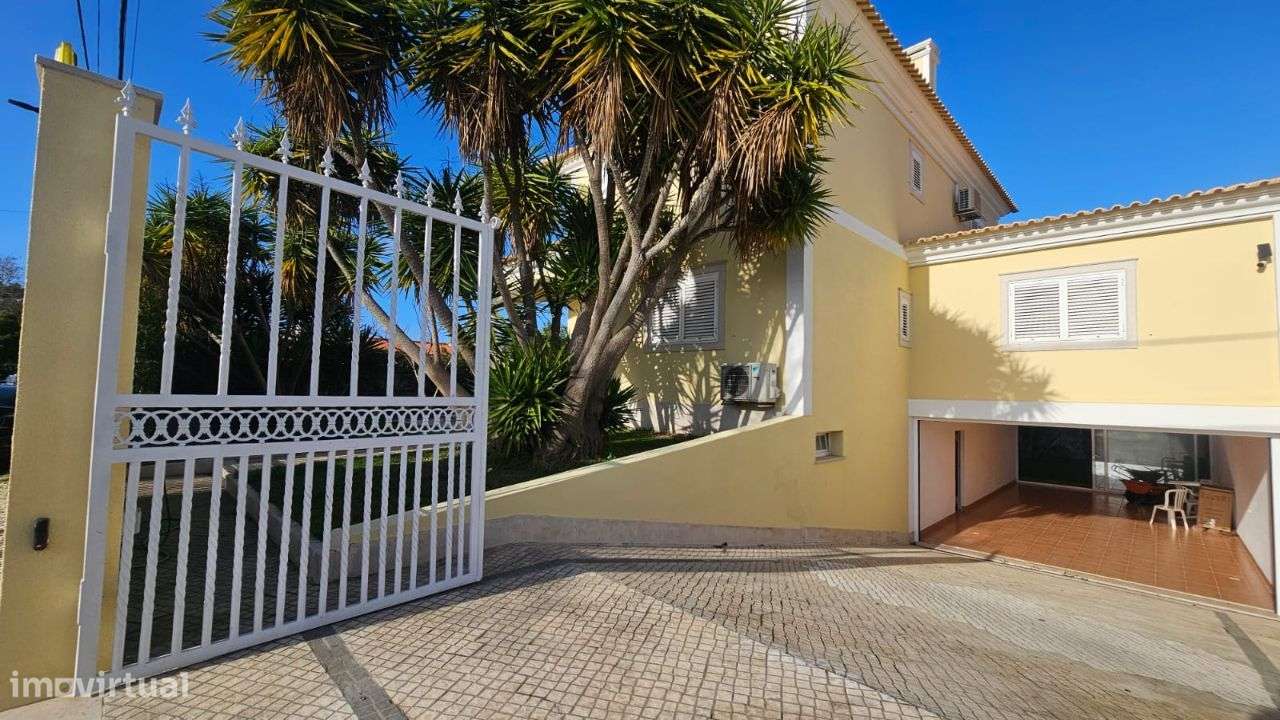 Moradia V4 na Marisol com Piscina - Grande imagem: 4/43