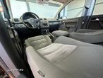 Volkswagen Touran 2.0 TDI DPF BlueMotion Technology DSG Highline - 17