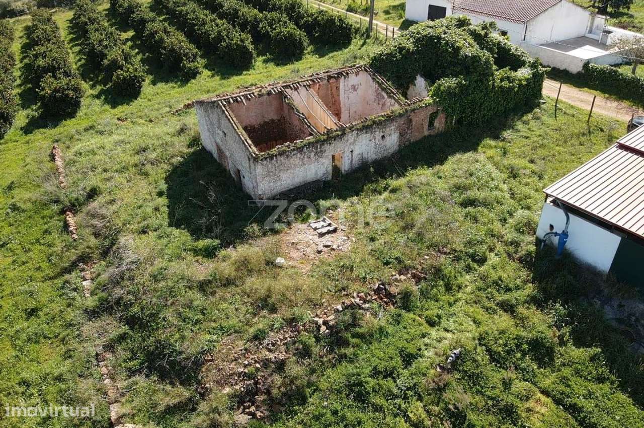 Moradia com 250m2 para recuperar em Carrasqueiro, Paderne, Albufeira - Grande imagem: 2/35