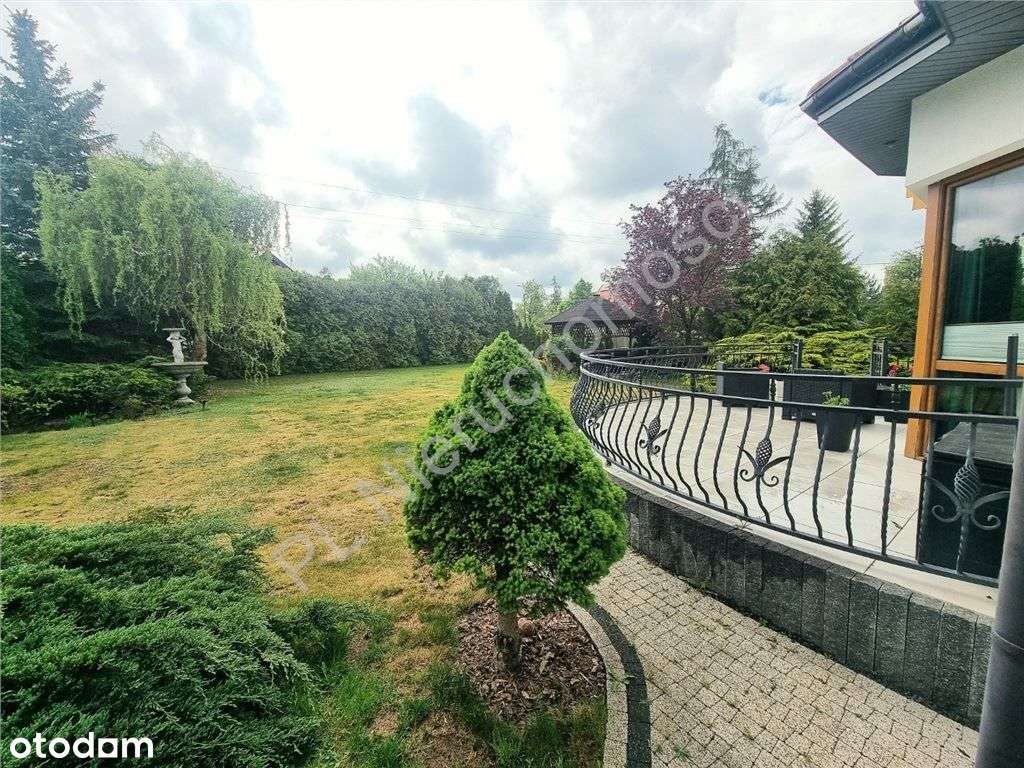 Dom wolnostojący, Brwinów, piękny ogród