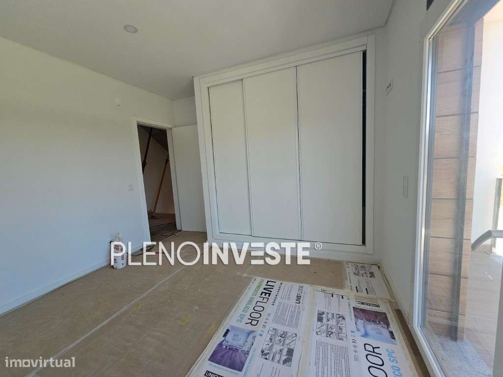 Moradia V3 com piscina Nova construção em Pinhal de Frades-4