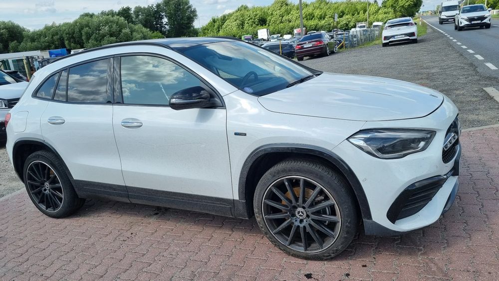 Mercedes-Benz GLA 250 e 8G-DCT AMG Line 2020