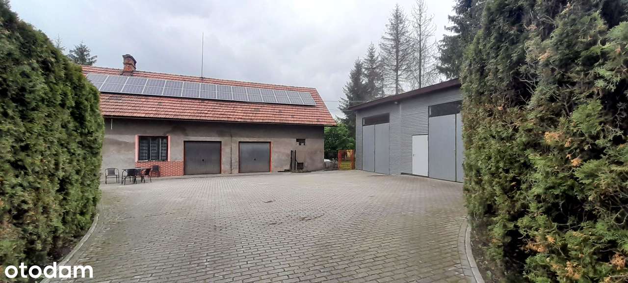 Dzięgielów - dom piętrowy z zabudowaniami gospodarczymi.-2