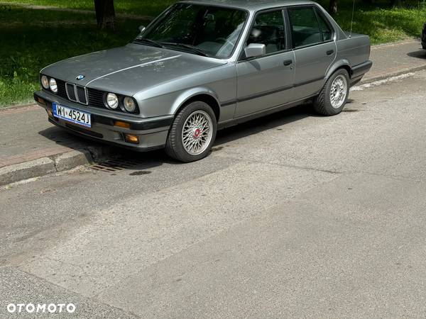 BMW Seria 3 323i - 21