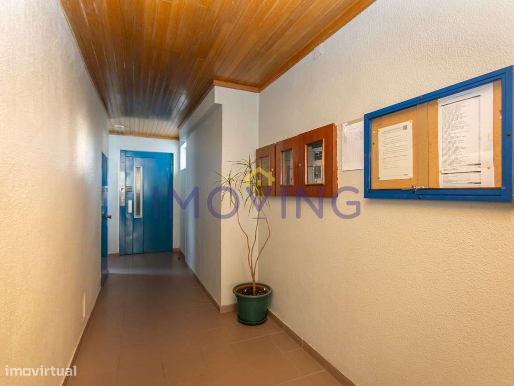 Apartamento T2 com parqueamento e arrecadação no Barreiro-34