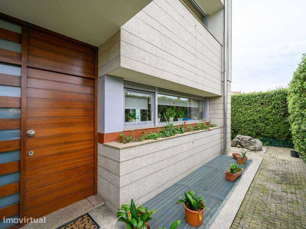 Moradia T4 em Arcozelo - Grande imagem: 4/39