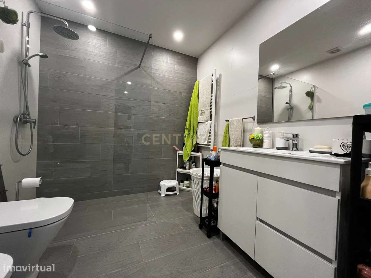 Luxuosa Moradia com Piscina em Vila Franca - Oportunidade Única-12