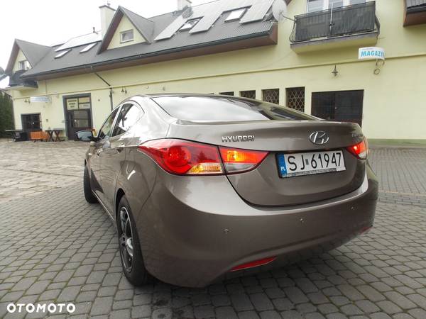 Hyundai Elantra 1.6 Comfort - 5