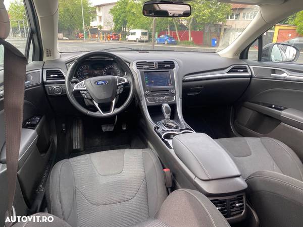 Ford Mondeo 2.0 TDCi Powershift Titanium - 4