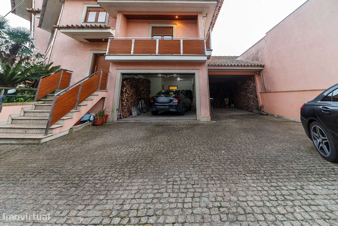 Moradia T3 com piscina em Fiães, Santa Maria da Feira-50