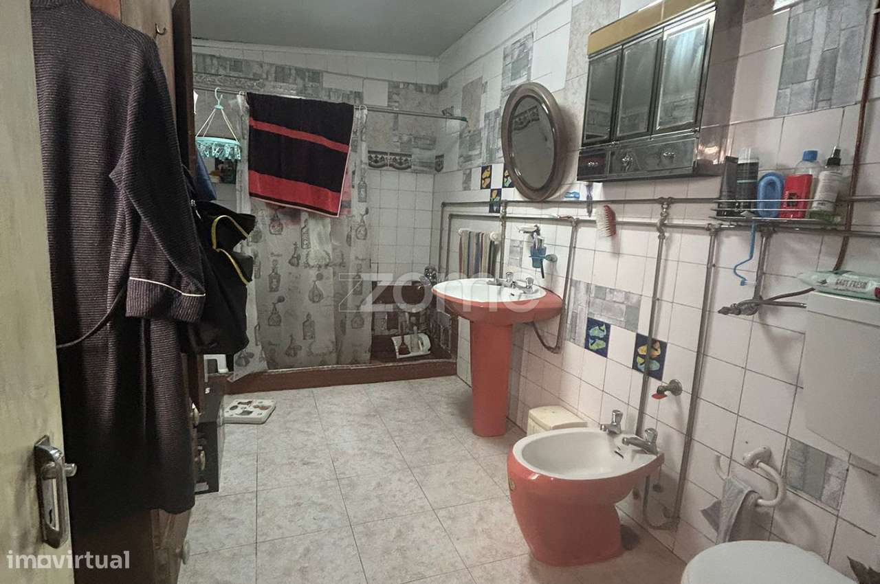 Moradia T1 com Quintal no Centro do Montijo, Oportunidade Investimento-4