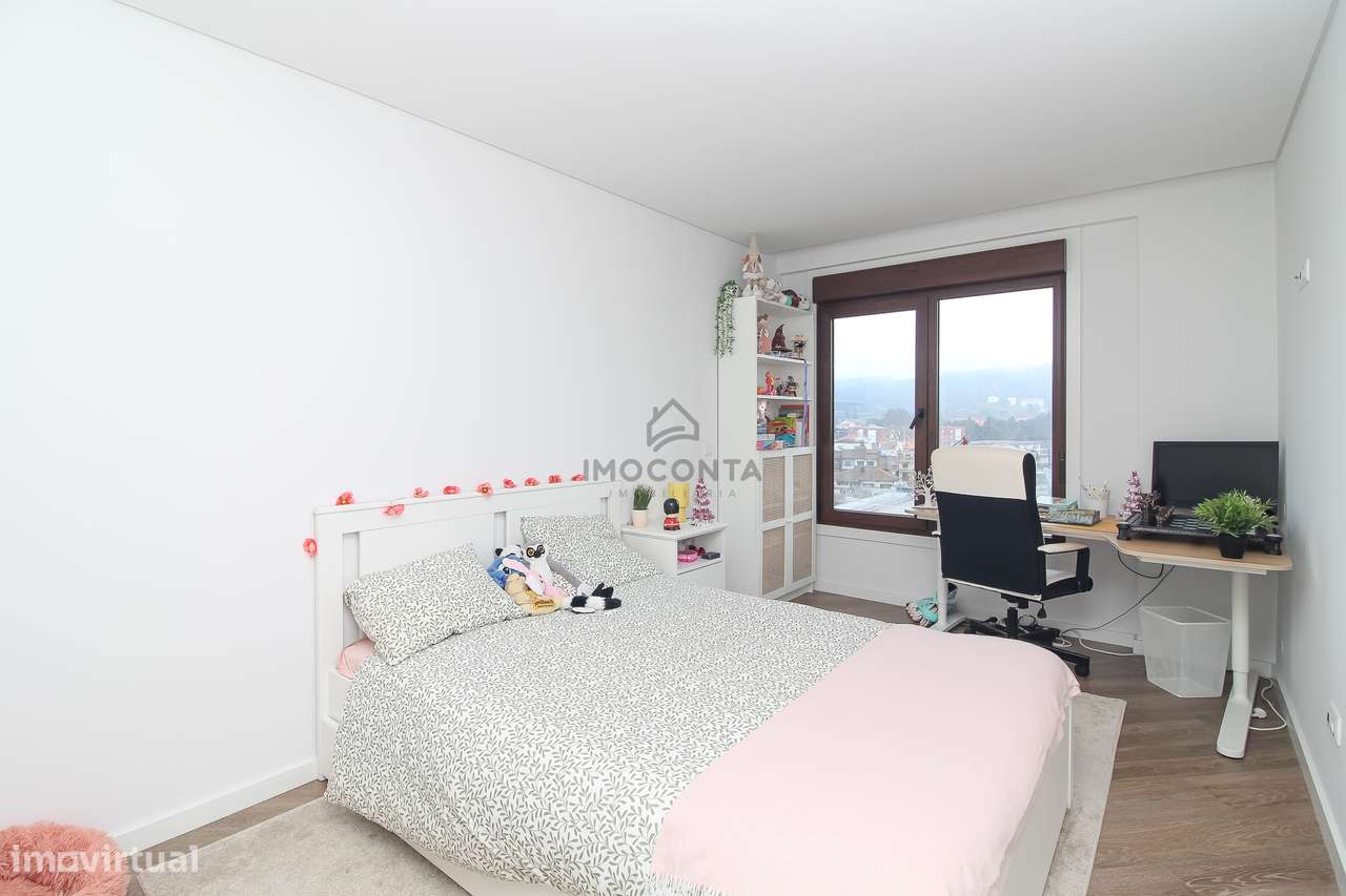 T3 Último Piso c/Terraço Edifício Camaleão- Valongo-26