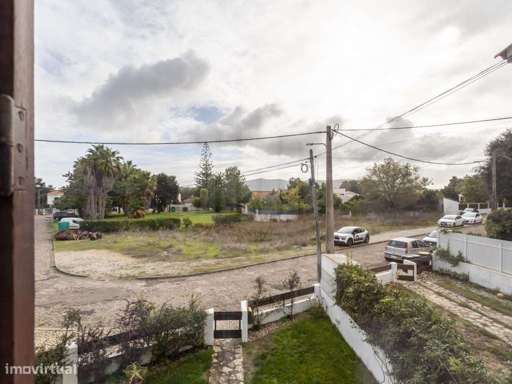 Moradia T4 em Alto das Vinhas-48