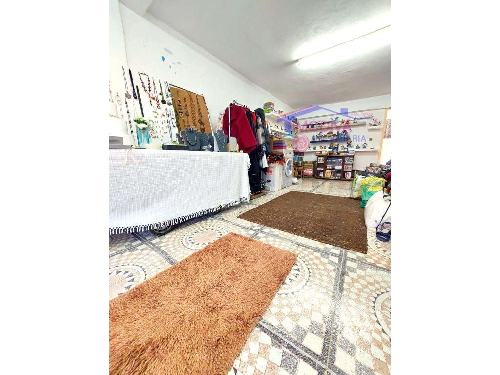 Moradia T4 com aquecimento e garagem em Figueiró dos Vinhos-29