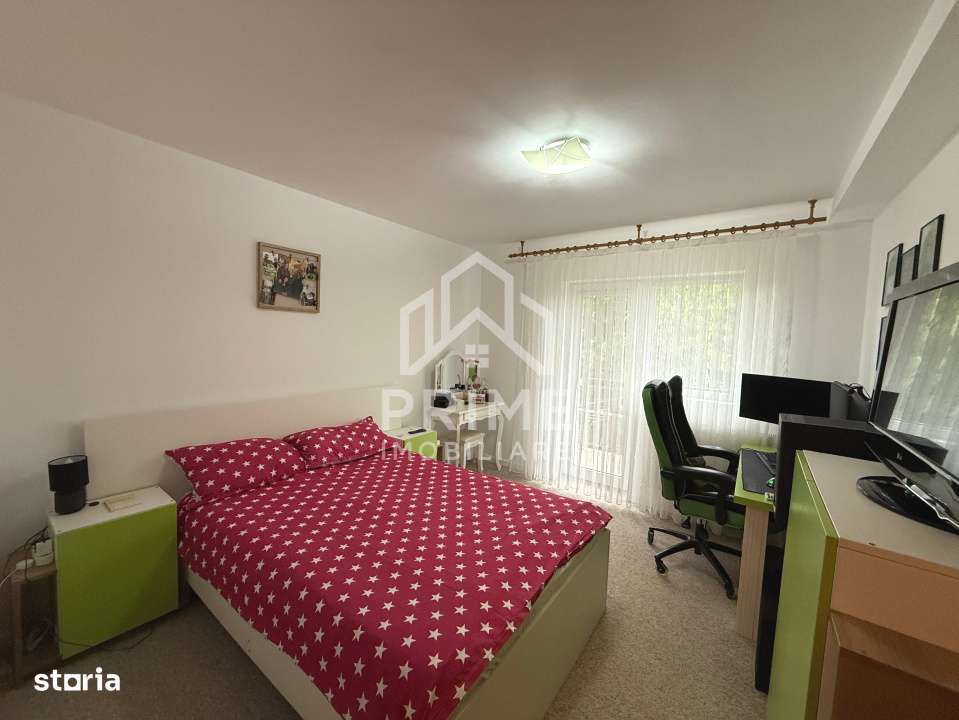 Apartament de vanzare cu 3 camere, scara interioara si curte privata - - Imagine principală: 3/13