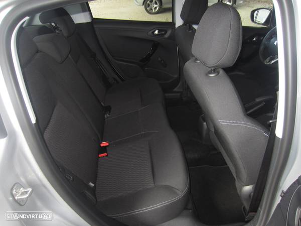 Peugeot 208 1.6 BlueHDi Style - 9