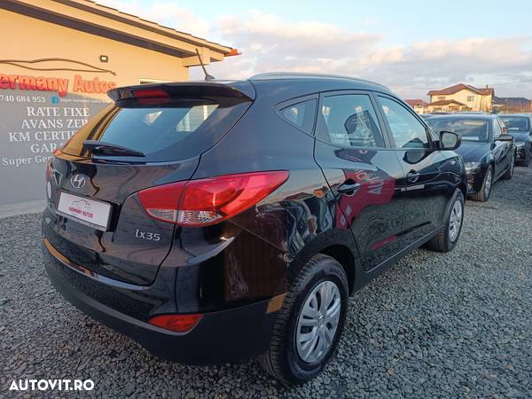 Hyundai ix35 1.6 2WD Fifa World Cup Edition - 3