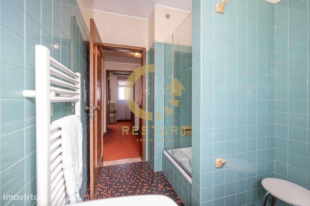 Moradia T5 com piscina e amplo terreno na Avenida de Francelos | Vila-14
