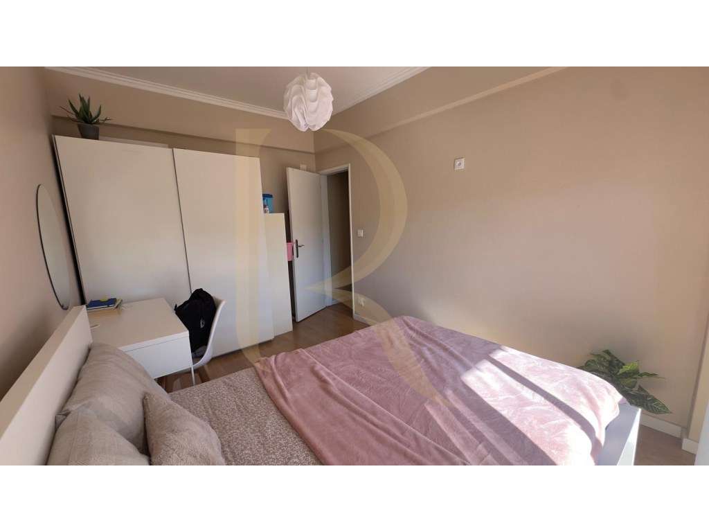 Apartamento T3 com elevador, marquise e arrecadação no Fogueteiro-18