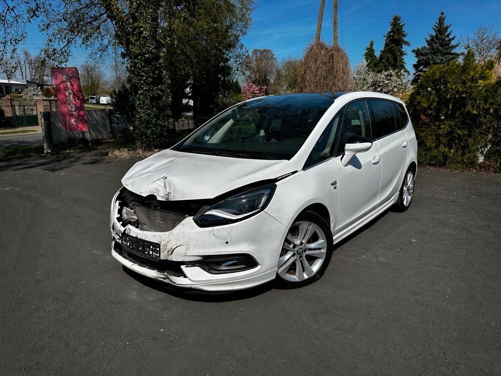 Opel Zafira C 2017