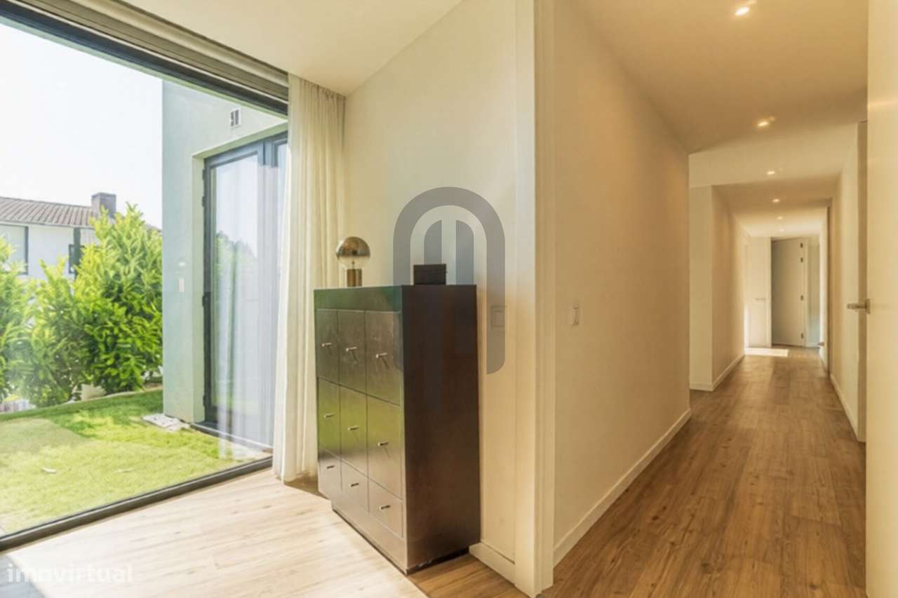 Moradia Térrea T4 independente na Maia-10