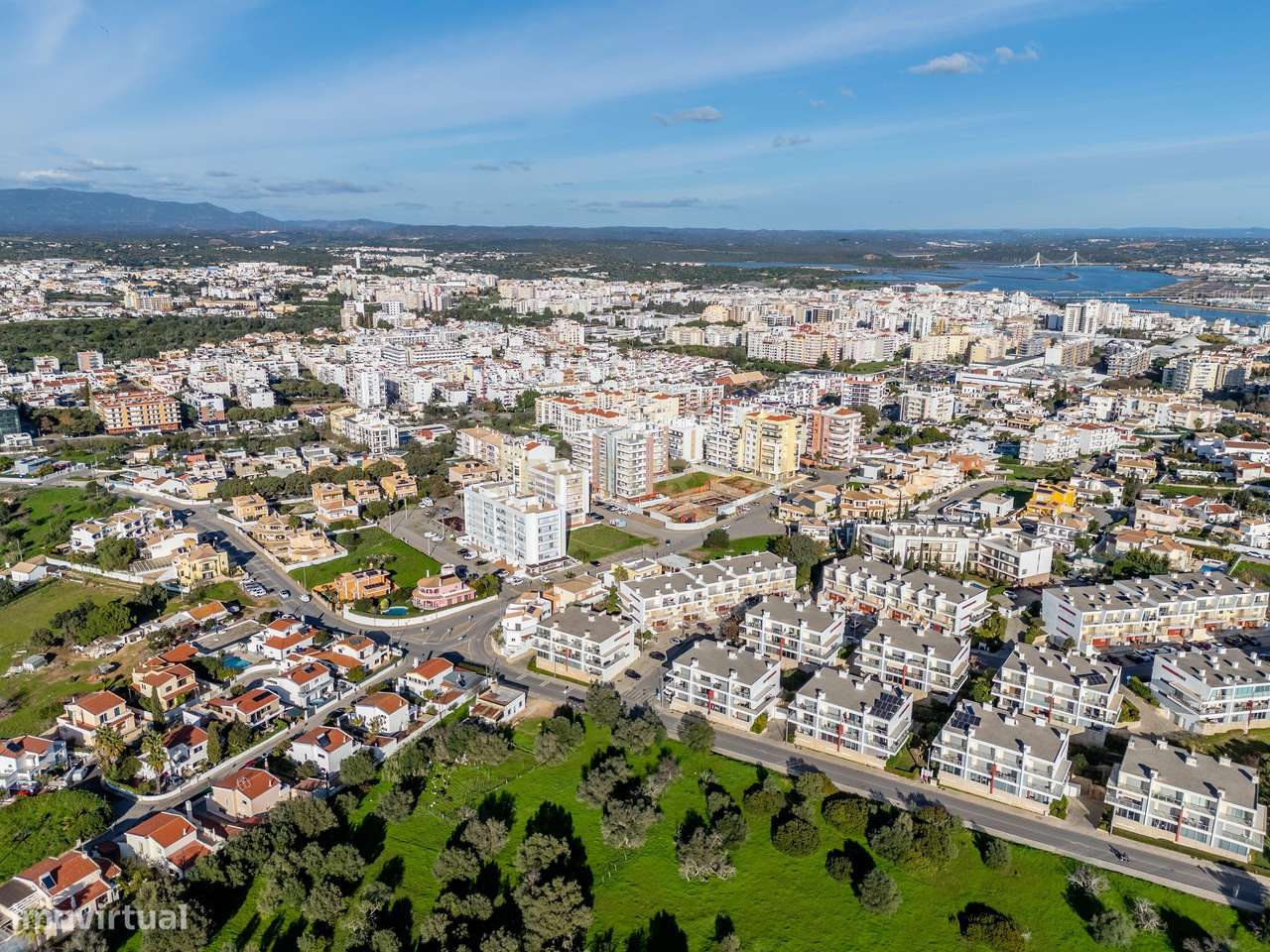 DUPLEX T2 DE CANTO COM AMPLAS VARANDAS E GARAGEM PERTO DA PRAIA!-41