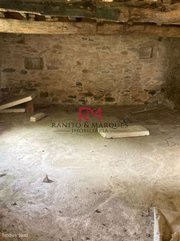 MORADIA EM PEDRA PARA REABILITAR EM MIRANDA DO DOURO, DISTRITO DE B... - Grande imagem: 4/9