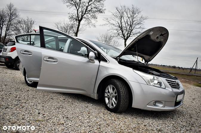 Toyota Avensis 2.0 D-4D Sol - 16