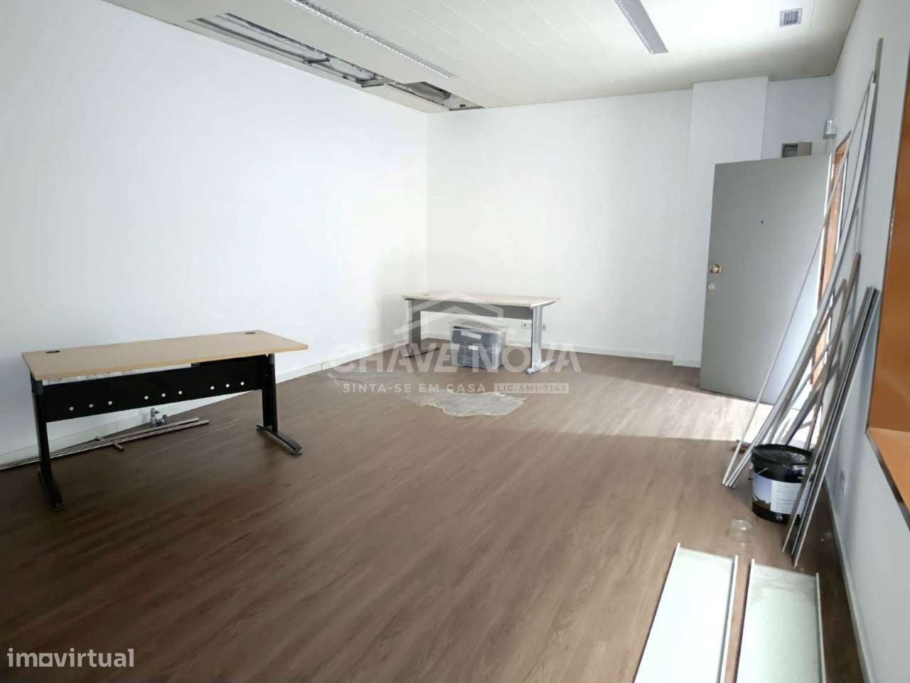 Escritório c/ 37m2 em frente a Estação Metro Galiza (Porto) - Grande imagem: 5/10