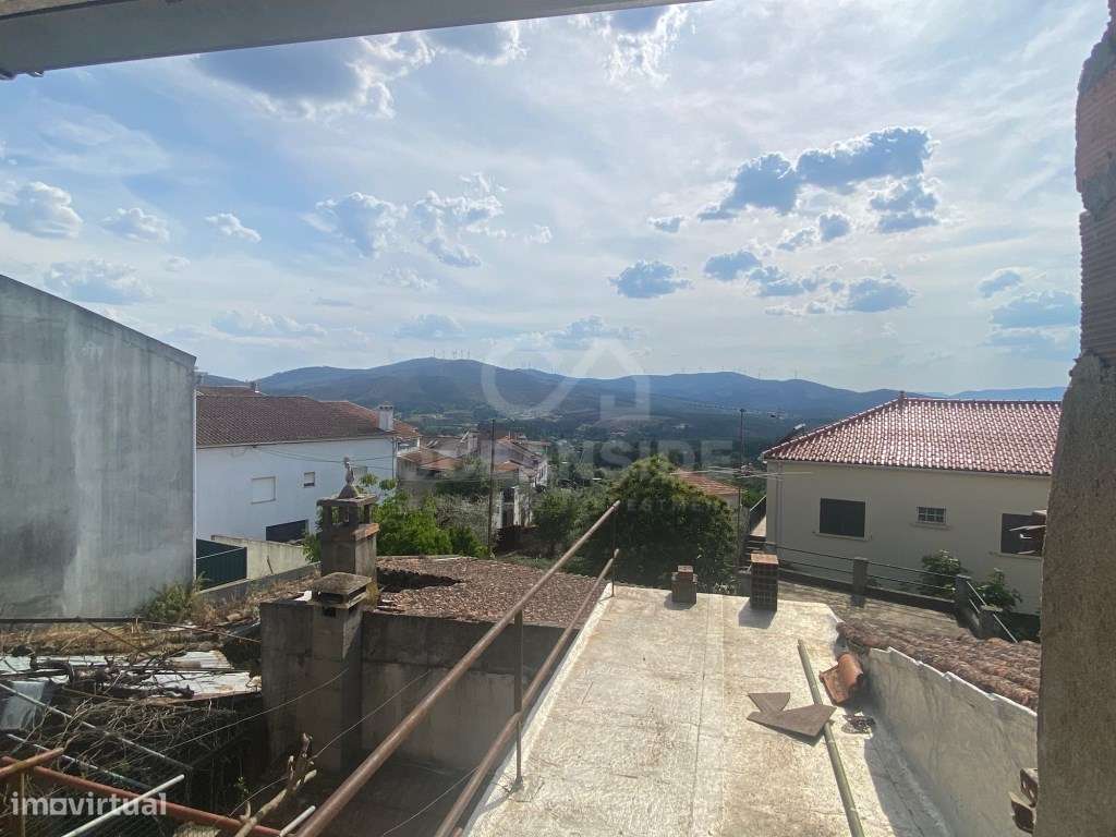 Moradia T4 em Souto da Casa-24