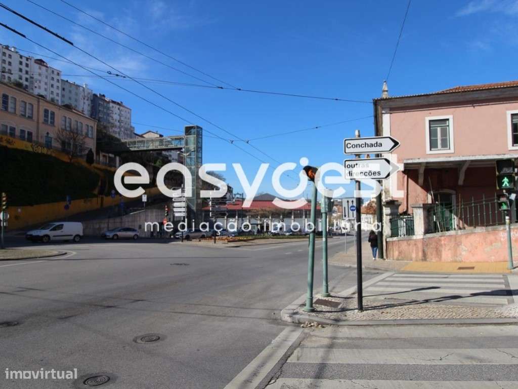Loja em Coimbra junto à Avenida Sá da Bandeira com 550m2 - Grande imagem: 5/7
