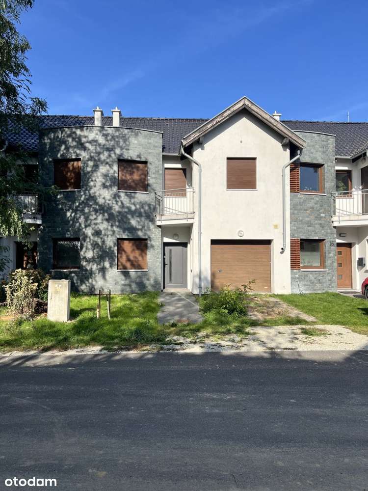 Segment z garażem w bryle budynku-7