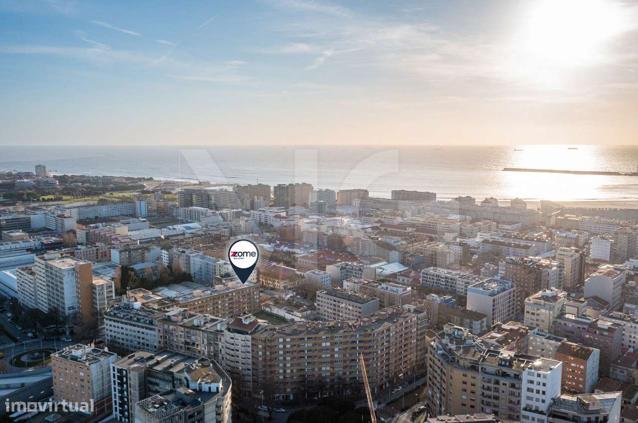 Penthouse T2 Matosinhos em Condomínio fechado com Garagem e Arrumos-52