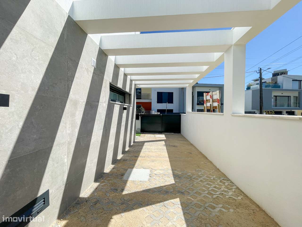 Moradia T4 com Piscina - Santa Iria de Azoia (Bairro da Salvação)-49