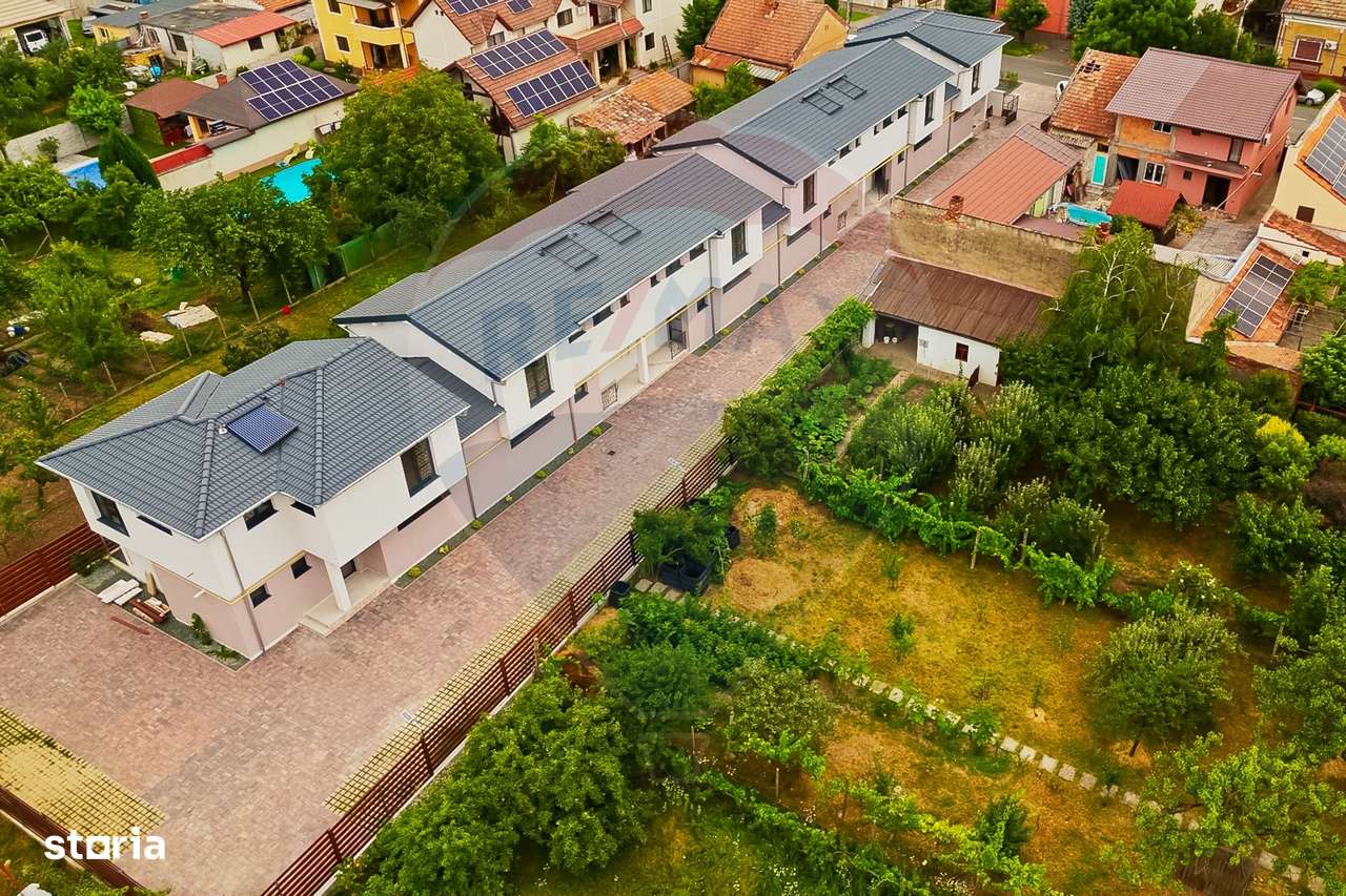 Casa într-un complex nou de 6 case înșiruite, 4 camere  zona centrala - Imagine principală: 5/20
