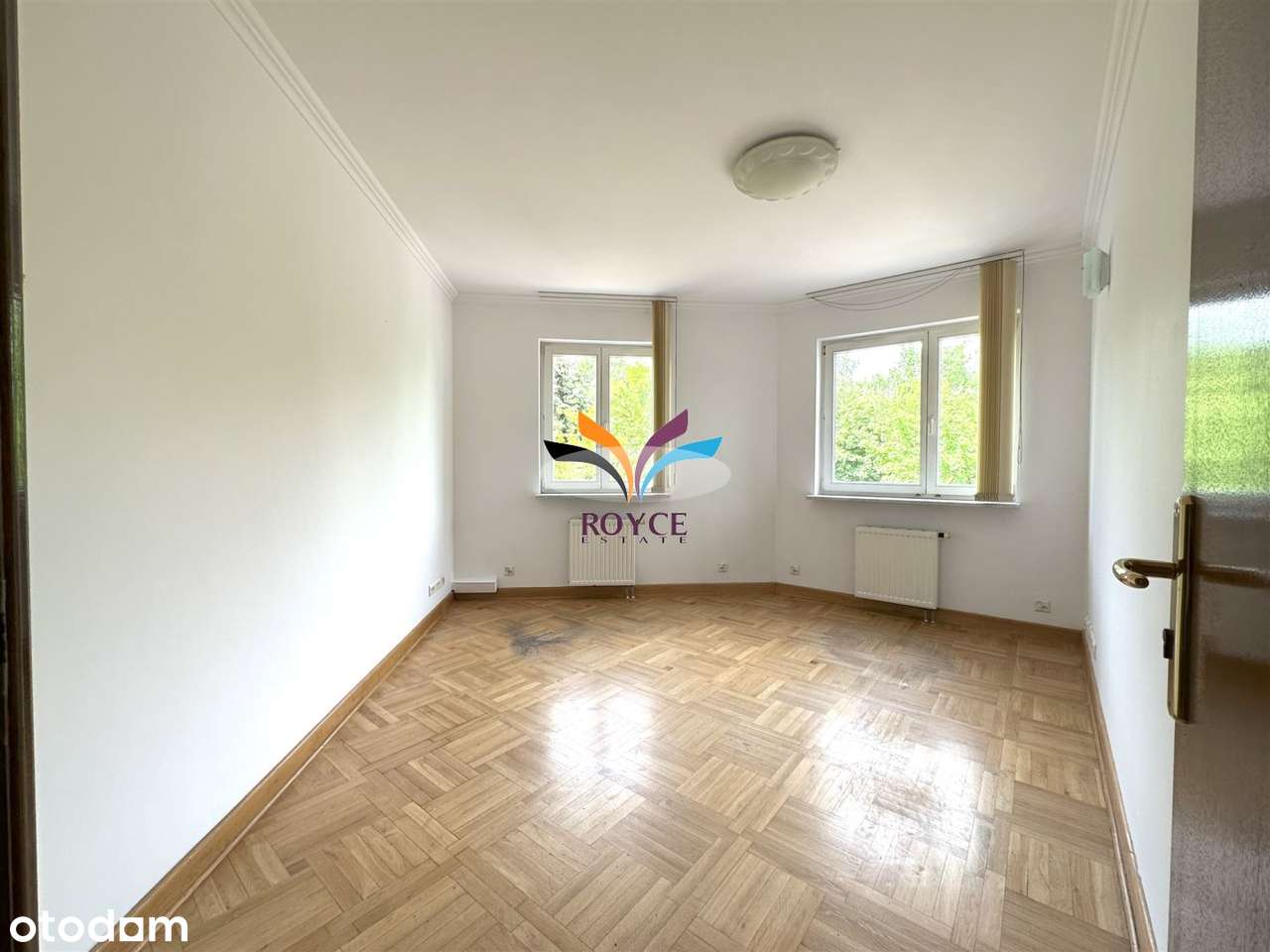 Mokotów ul. Śródziemnomorska 120 m2 garaż komórka-5