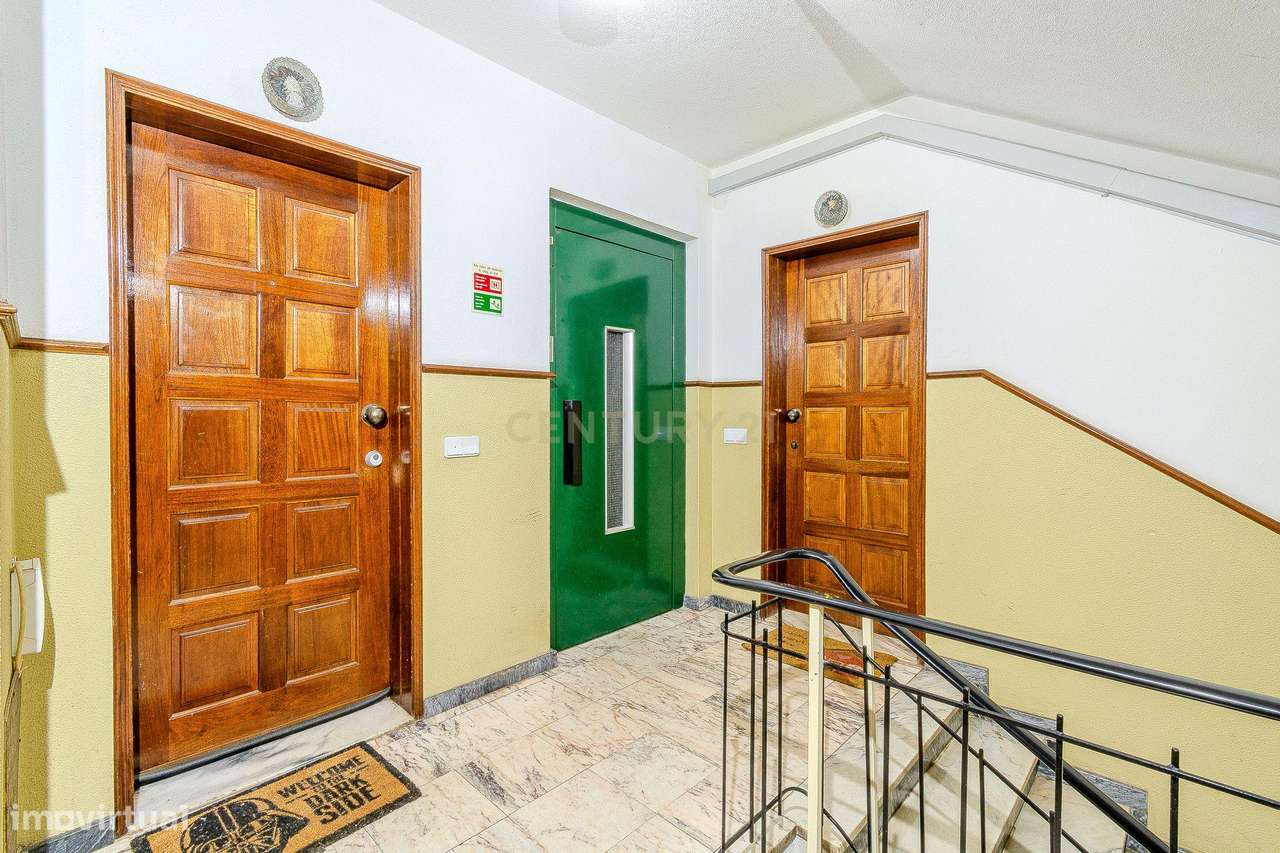 Apartamento T2 renovado, em Faro-20