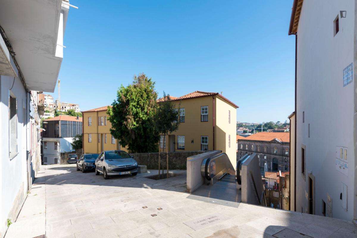 Apartamento com 2 quartos - localizado em Miragaia Porto - Grande imagem: 4/6